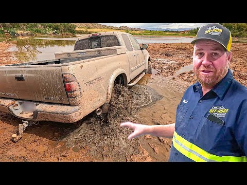 Видео: Toyota застряла в ГРЯЗИ!
