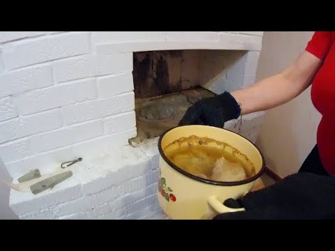 Видео: Живём в деревне! Холодец делаем в печке!