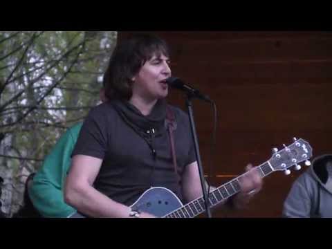 Видео: Иван Демьян и Группа 7Б - Знаю будет в Гончаровском парке 1.05.2015