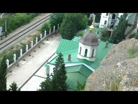 Видео: В отпуск на мопеде. Часть третья.
