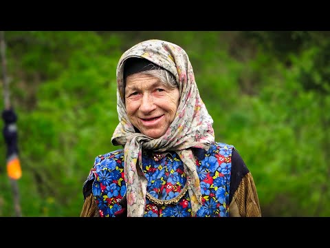 Видео: АГАФЬЯ ЛЫКОВА. НАПАДЕНИЕ ЯДОВИТЫХ ЗМЕЙ,  КЛЕЩИ!! В ГОСТЯХ У ИЗВЕСТНОЙ ОТШЕЛЬНИЦЫ.