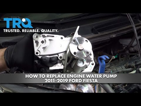 Видео: Как заменить водяной насос Ford Fiesta 2011-2019