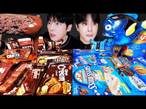 Видео: АСМР МУКБАНГ Коричневая еда против синей! желе, конфеты, десерты лапша круглосуточный магазин