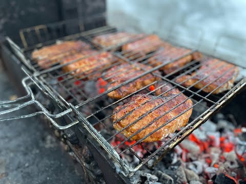 Видео: Сочный СТЕЙК на МАНГАЛЕ: Простой Рецепт для Начинающих 🍖