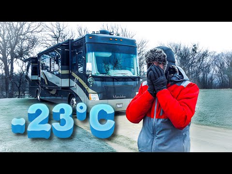 Видео: Зимовка в доме на колёсах при -23°C ❄️ Техас удивил
