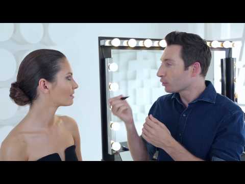 Видео: Макияж серых глаз мастер-класс От Юрия Столярова