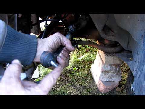 Видео: Замена рулевого наконечника Эспейс3