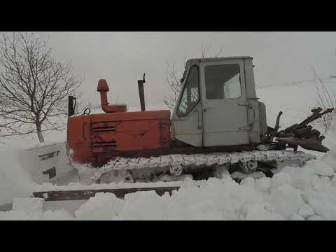 Видео: трактор  150 бульдозер пробиваємо дорогу  частина 1