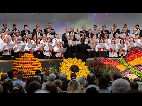 Видео: Пение «С праздником Жатвы, друзья дорогие!» - Хор Глория