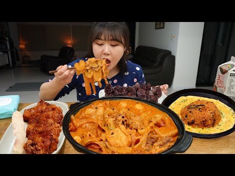 Видео: Мала Роуз Ттокбокки и Самгеопсал Жареный рис за один день!🍚Новое меню Ёпки Ттокбокки Мукбанг