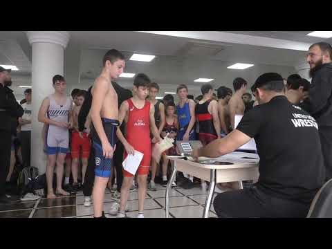 Видео: Взвешивание борцов на турнире Kingdom-7.