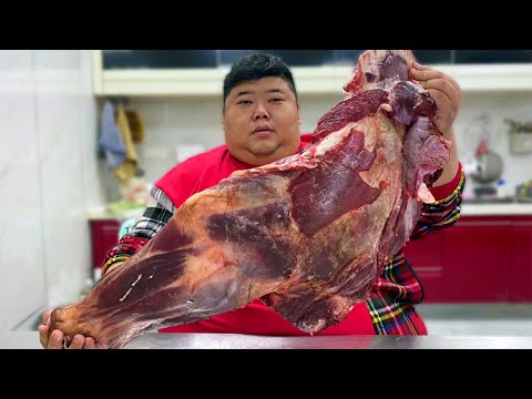 Видео: Купите половину коровы за 3000 юаней и ножку ростбифа с Brother Monkey!