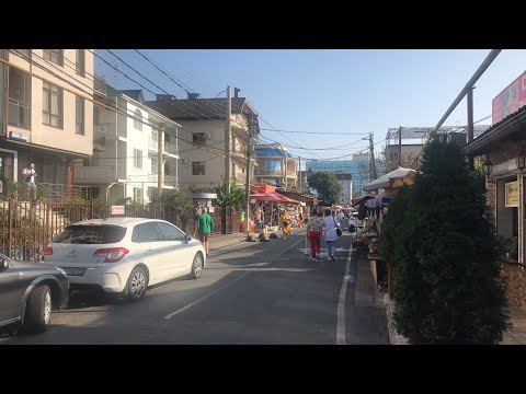 Видео: Адлер . Курортный городок. Улицы Чкалова и Просвещения. Пляж «Чкаловский» Обзор