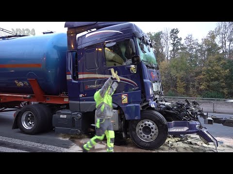 Видео: 26.10.2021 - VN24 - Авария грузовика на А1 - тягач должен быть сшит перед буксировкой