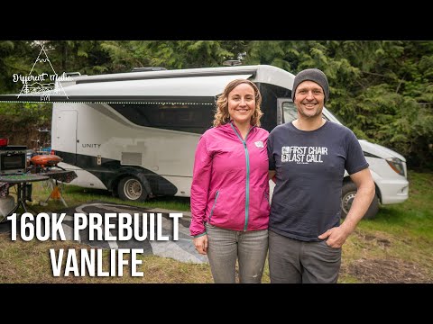 Видео: Пара живёт полный день в фургоне Mercedes для отдыха и путешествий (160 тыс. км) | Полный тур