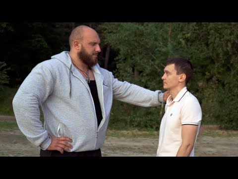 Видео: Здоровый амбал против дрища / Как победить в драке, если ты меньше и слабее