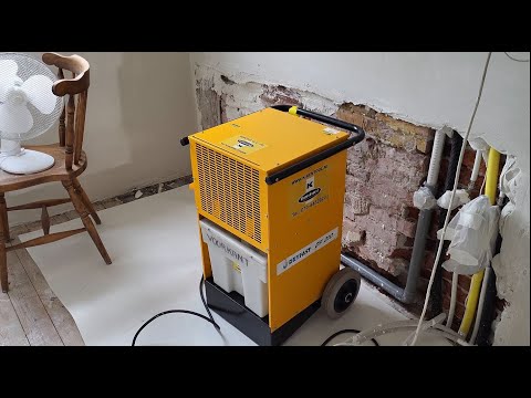 Видео: Штукатурка кухни. Ванная без потолка и новая дверь. Ремонт выполнен на 70%