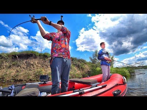 Видео: Щука в августе - рыбалка с лодки с сыном. Ловили щуку на воблеры, джерк, джиг, тролинг и лягушки :)