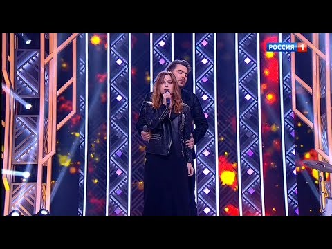 Видео: Юлия Савичева и Олег Шаумаров - Равнодушие [Субботний вечер | 01.12.2018]