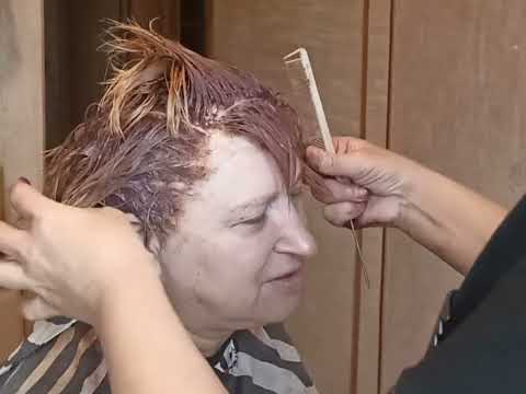 Видео: 💯🙋Самая востребованная техника окрашивания 💅 Стрижка Каскад👌