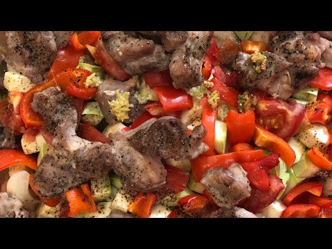 Видео: Индейка с овощами в духовке//meat with vegetables in the oven