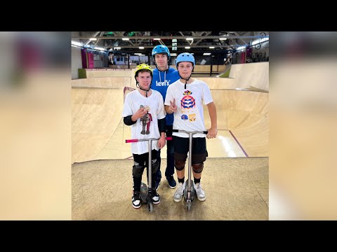 Видео: ВЫЕЗДНЫЕ ТРЕНИРОВКИ ПО САМОКАТУ | МОСКВА