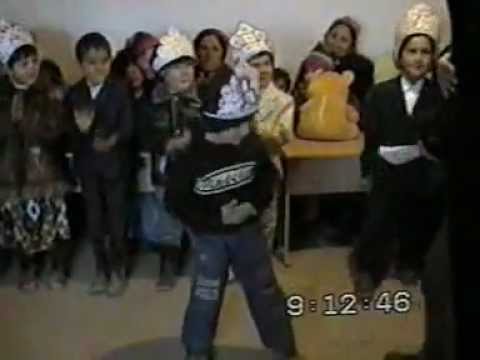 Видео: Иди алифбо дар дехаи Сафедсанг