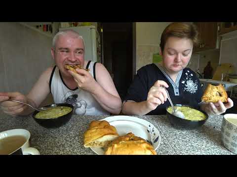 Видео: Мукбанг МУЖ пробует 🥣 гороховый суп с копченостями на обед 🥪  Хотим купить КВАРТИРУ