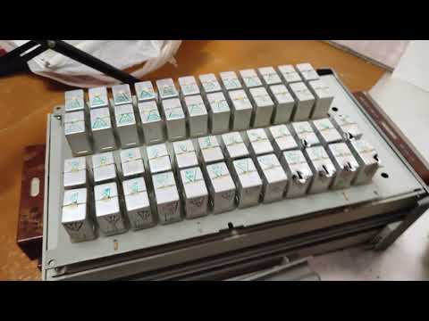 Видео: Куча реле с 5 блоков релейной ЭВМ