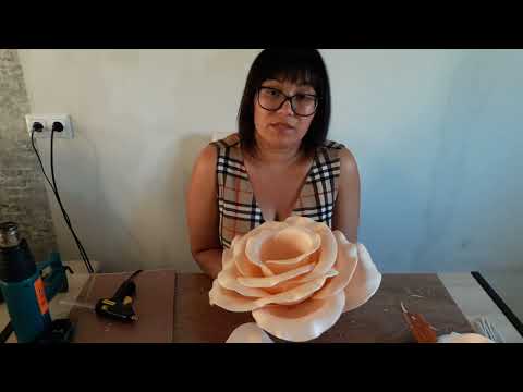 Видео: Роза для начинающих. светильник из изолона.