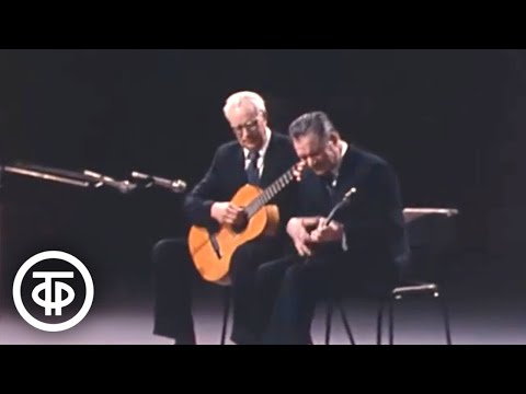 Видео: Монти. Чардаш. Играют Михаил Рожков (балалайка) и Юрий Чернов (гитара) (1984)