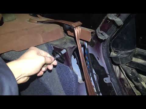 Видео: Не открывается задняя дверь на Ауди А6 С5