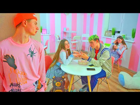 Видео: Плесна битка у Дијаниној школи! | Девојке vs Момци! Шта учитељ намерава?