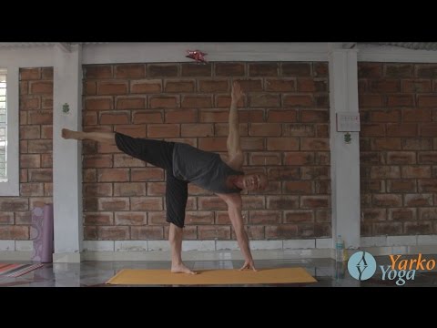 Видео: Ардха Чандрасана. Йога для начинающих.