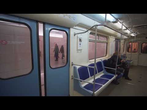 Видео: Russia, Moscow, metro ride from Петровско-Разумовская to Окружная