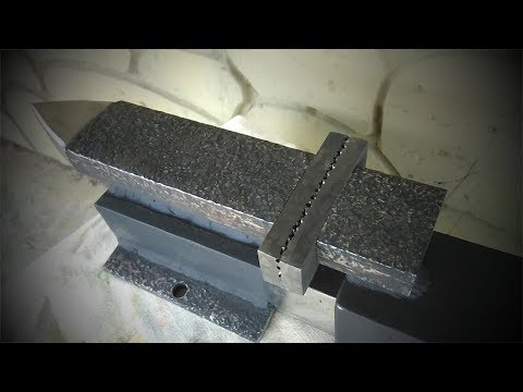 Видео: ПРЕВРАЩАЕМ РЕЛЬСУ В МОЩНЫЕ ТИСКИ / Turning the rail into a powerful vice