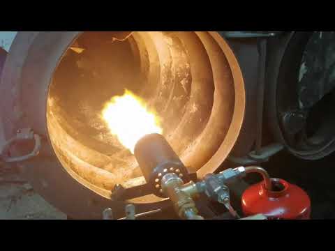 Видео: Расход масла горелкой  ( Жиклёр с одним отверстием)