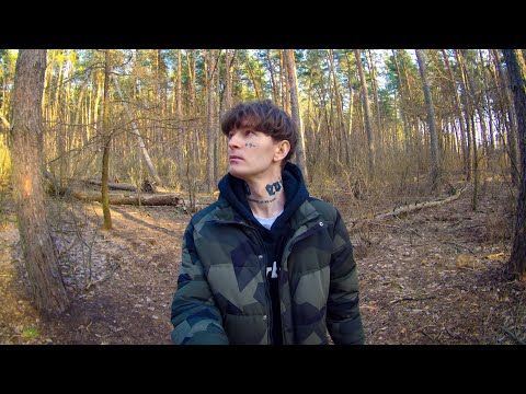 Видео: Лес спасает меня от одиночества.