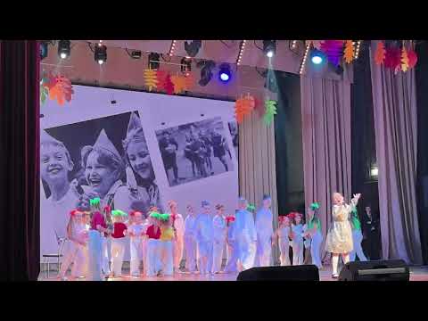 Видео: "Я у бабушки живу" Гёрмез Ария 9 лет