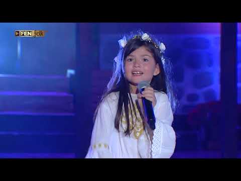 Видео: Валентина Ванева - Самодива / Детски Пирин Фолк 2023