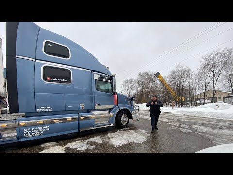 Видео: Дальнобой США.. Рейс в штат Флорида.. Замена тормозного вала на прицепе..