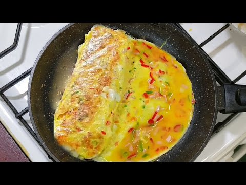 Видео: Быстрый завтрак , вкусно и не дорого. ОМЛЕТ-РУЛЕТ.