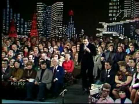 Видео: Лев Лещенко "Любовь, комсомол и весна" Песня года - 1978