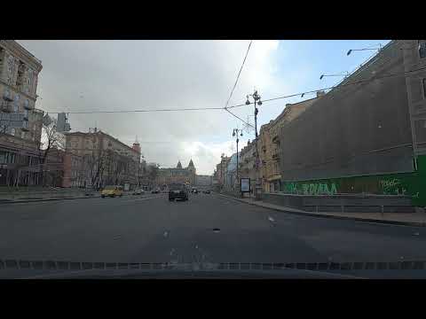 Видео: Уроки вождения в центре Киева