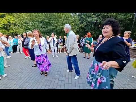 Видео: 14.09.25г... "Смейся и Танцуй-Зажигай"... В. Палаускас... Гомель, Парк, Танцы... 🔥🔥🔥