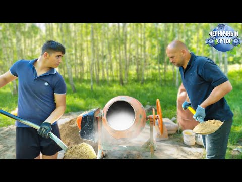 Видео: Жизнь на хуторе. Строительство погреба,выращивание животных на вольном выгуле.Все ли цыплята живы?