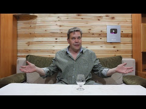 Видео: 1.04 - День коньяка. Плюсы и минусы жизни в Несвиже :)
