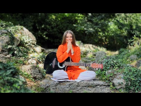 Видео: Кавер на авторский киртан Джутики в исполнении Гунаратны