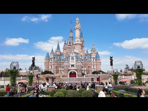 Видео: Тонкости Шанхайского Диснейленда. Очереди, аттракционы и билет вездеход