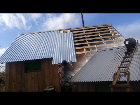 Видео: Как перекрыть крышу ОДНОМУ. Приспособы, секреты, хитрости